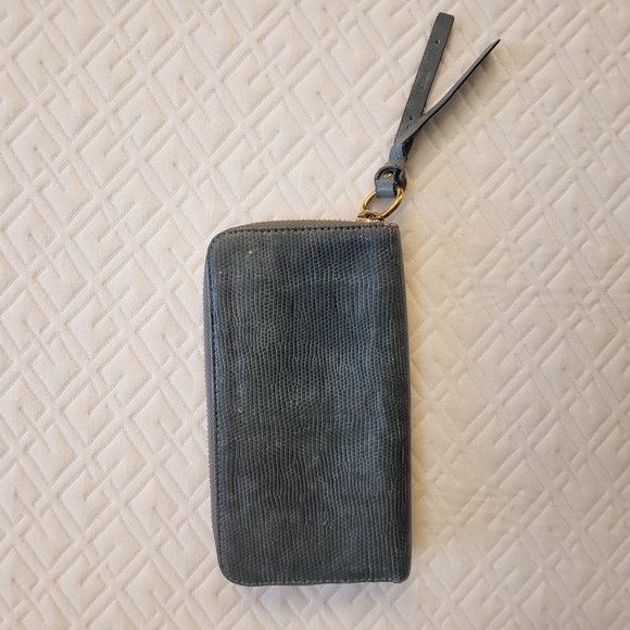 Chloe Blue and Gold Emblem Long Wallet - Picture 2 of 14